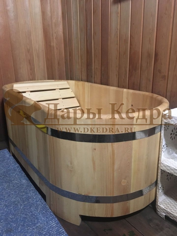 Деревянная ванна из кедра